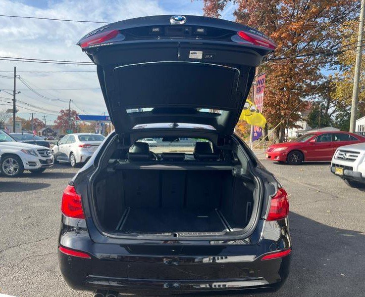 Used 2017 BMW 330i Gran Turismo xDrive AWD/4WD image 9