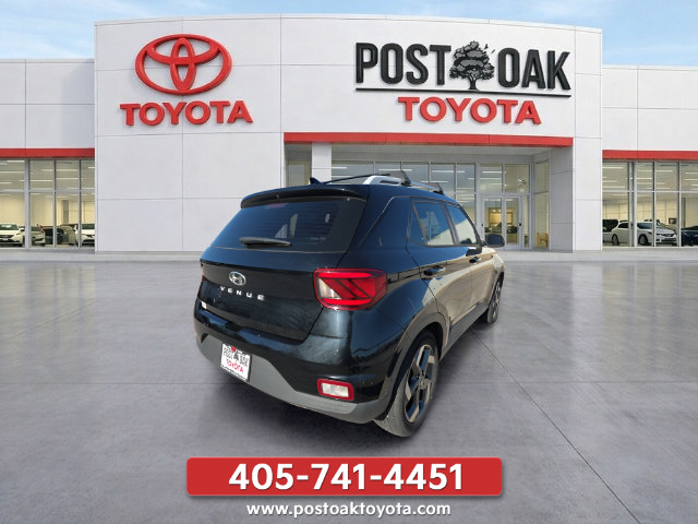 Used 2021 Hyundai Venue SEL w/ Premium Package FWD image 7