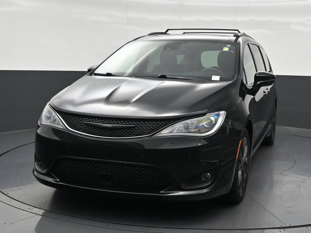 Used 2019 Chrysler Pacifica Limited w/ Advanced Safetytec Group FWD image 9