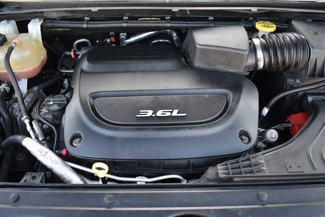 Used 2018 Chrysler Pacifica Touring-L Plus FWD image 39