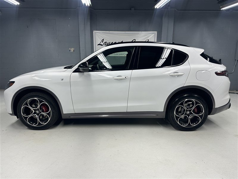 Used 2024 Alfa Romeo Stelvio Ti AWD/4WD image 5