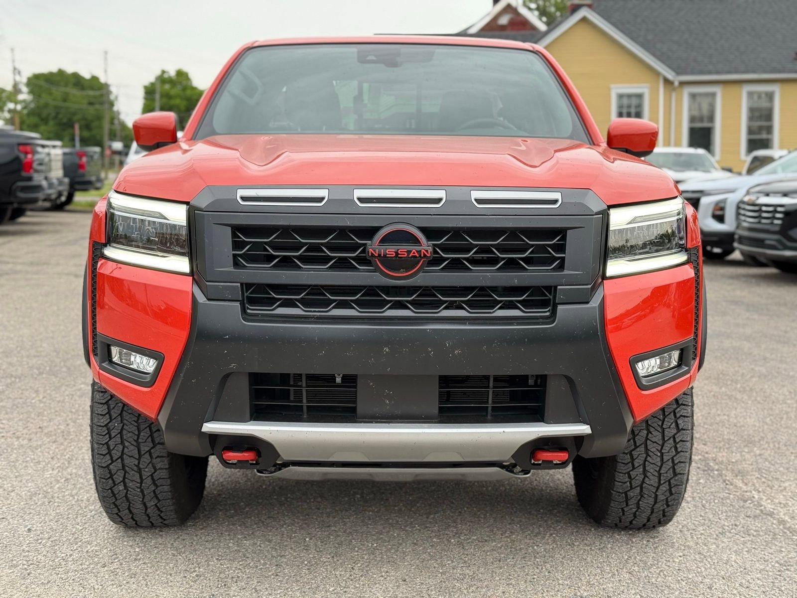 Used 2025 Nissan Frontier PRO-4X AWD/4WD image 10