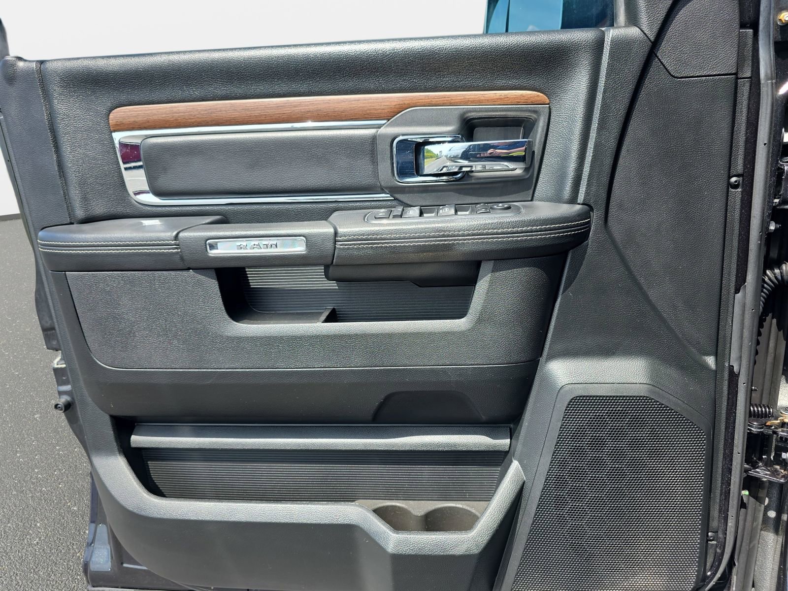 Used 2018 RAM 1500 Laramie w/ Convenience Group image 27