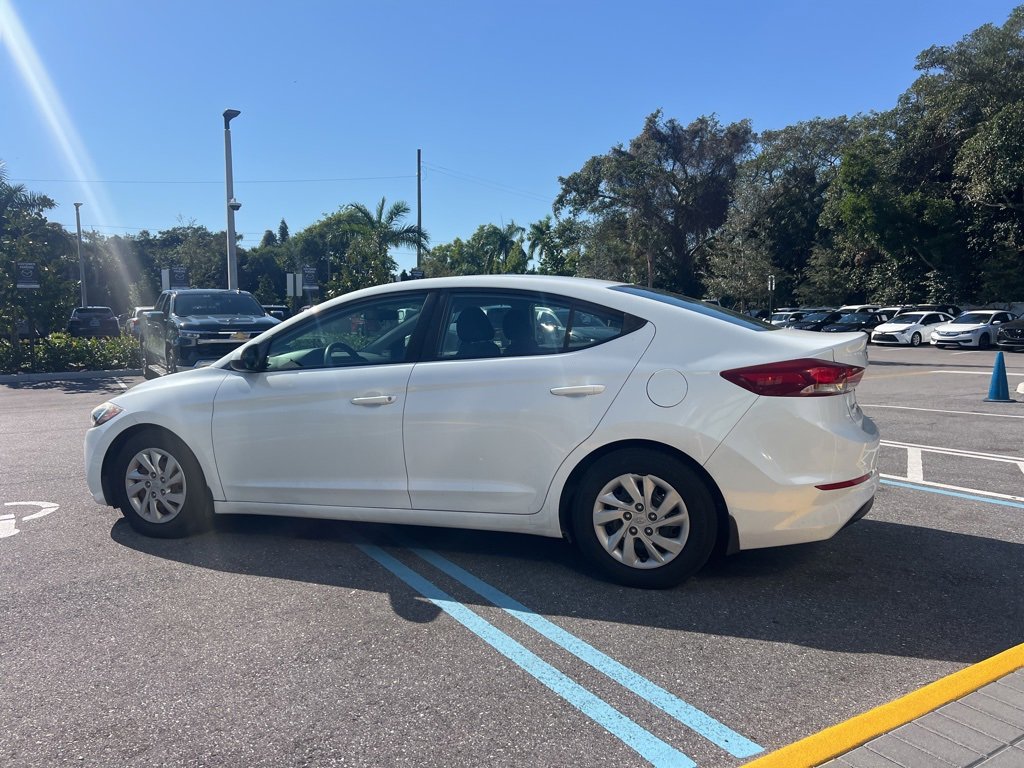 Used 2018 Hyundai Elantra SE image 13