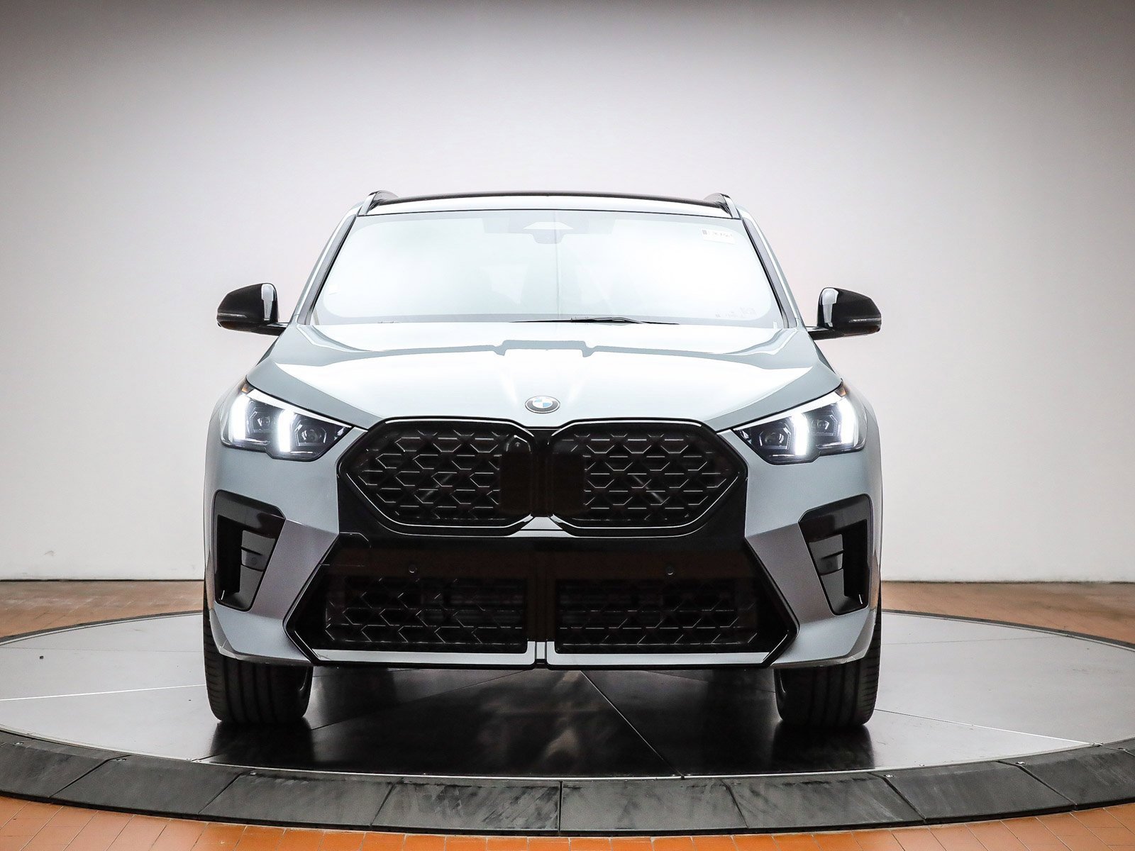 New 2026 BMW X2 xDrive28i w/ Technology Package image 2
