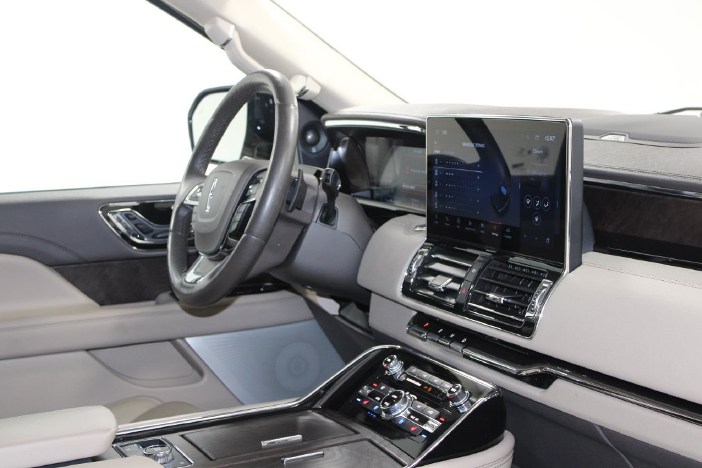 Used 2023 Lincoln Navigator Reserve AWD/4WD image 34