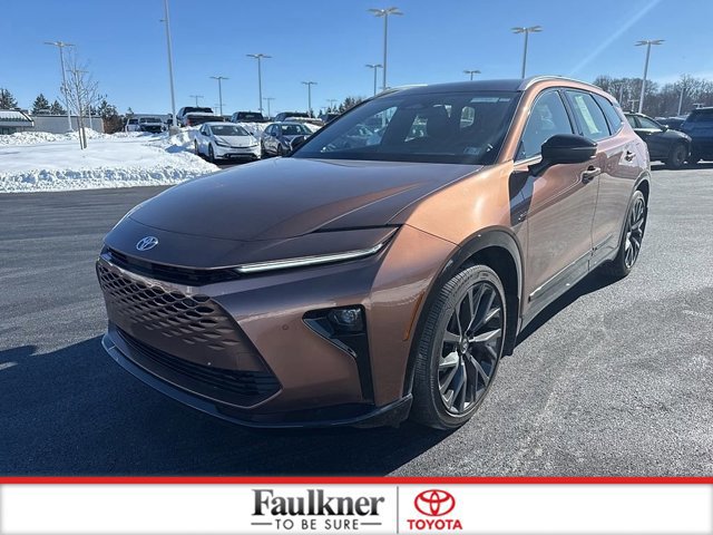 Used 2025 Toyota Crown Signia Limited image 3