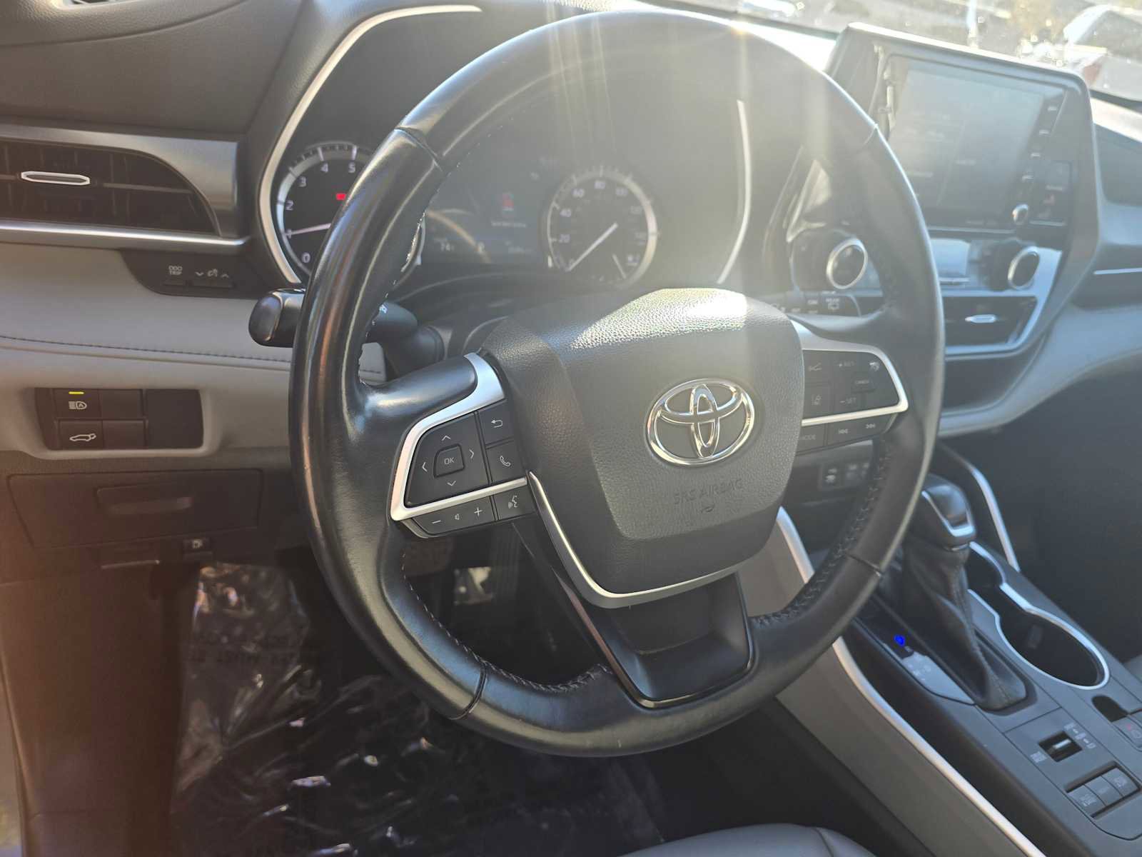 Used 2022 Toyota Highlander XLE image 27