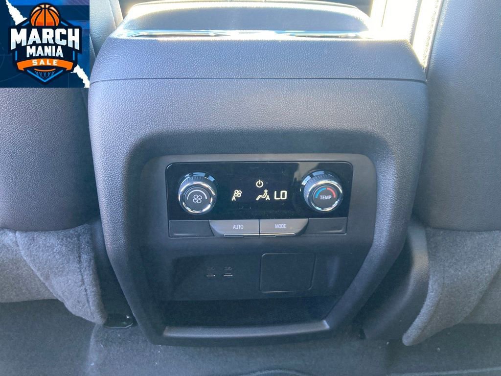 New 2026 Chevrolet Traverse LT image 24