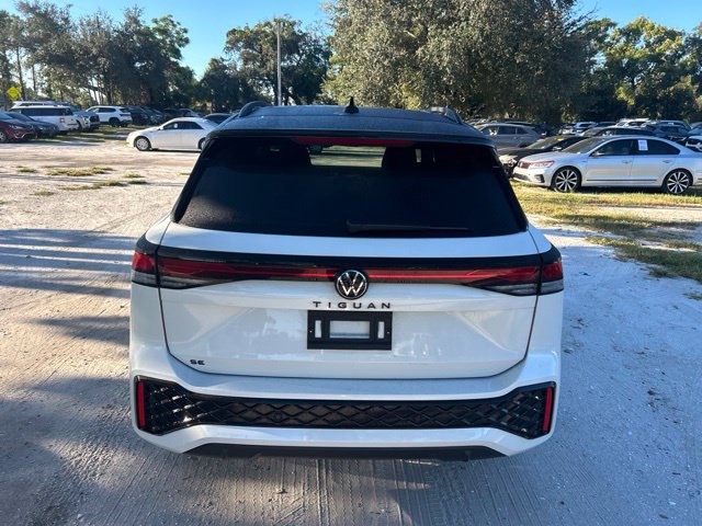 Used 2026 Volkswagen Tiguan SE R-Line FWD image 16