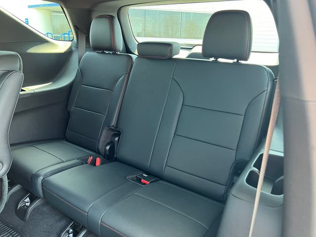 New 2026 Chevrolet Traverse Z71 w/ LPO, Floor Liner Package AWD/4WD image 7