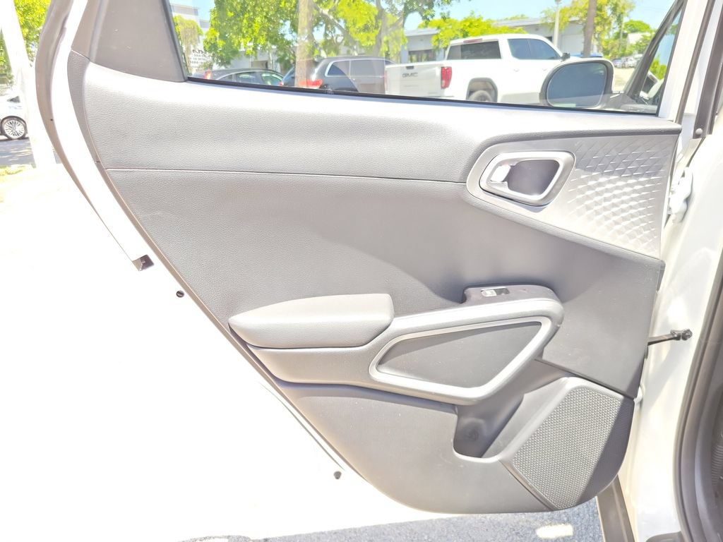 Certified 2022 Kia Soul LX FWD image 14