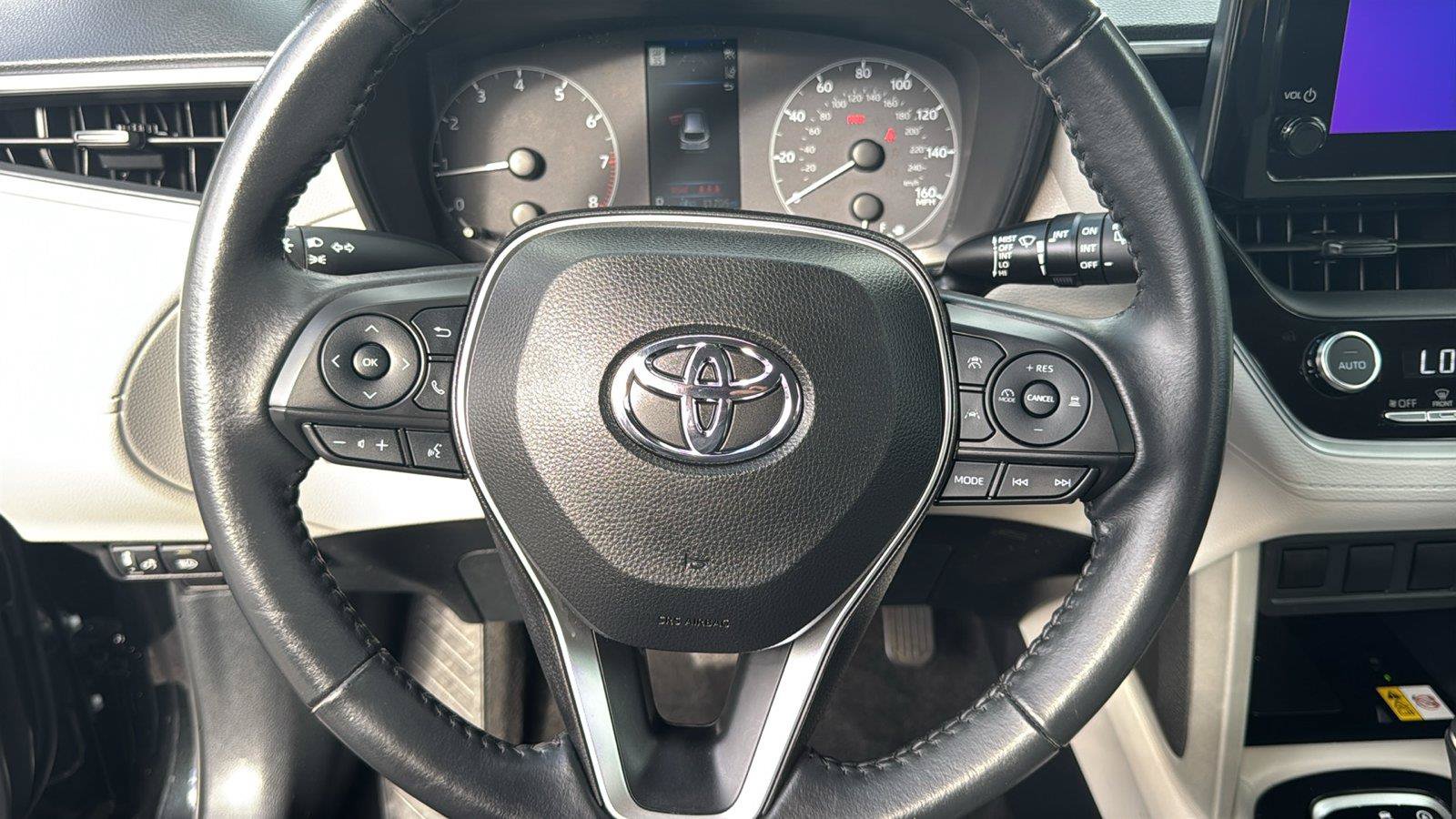 Used 2023 Toyota Corolla Cross LE w/ Black Badges Package (TMS) FWD image 17