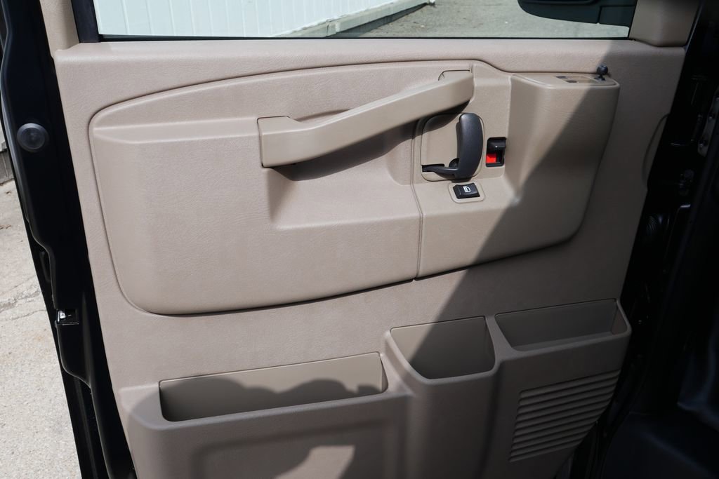 New 2026 Chevrolet Express 3500 Extended image 21