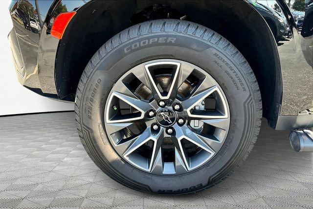 Used 2023 Chevrolet Tahoe Z71 w/ Luxury Package image 23