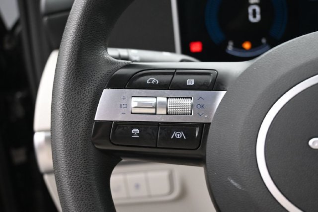Used 2025 Hyundai Tucson SEL FWD image 12
