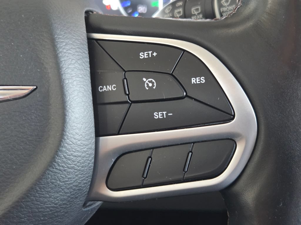 Certified 2018 Chrysler Pacifica Touring-L Plus FWD image 10