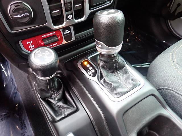 Used 2024 Jeep Wrangler Unlimited AWD/4WD image 14