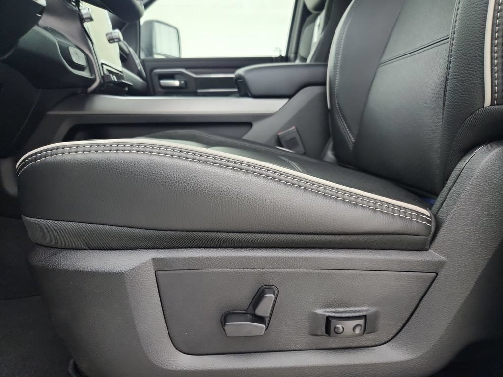 New 2026 RAM 2500 Laramie AWD/4WD image 11