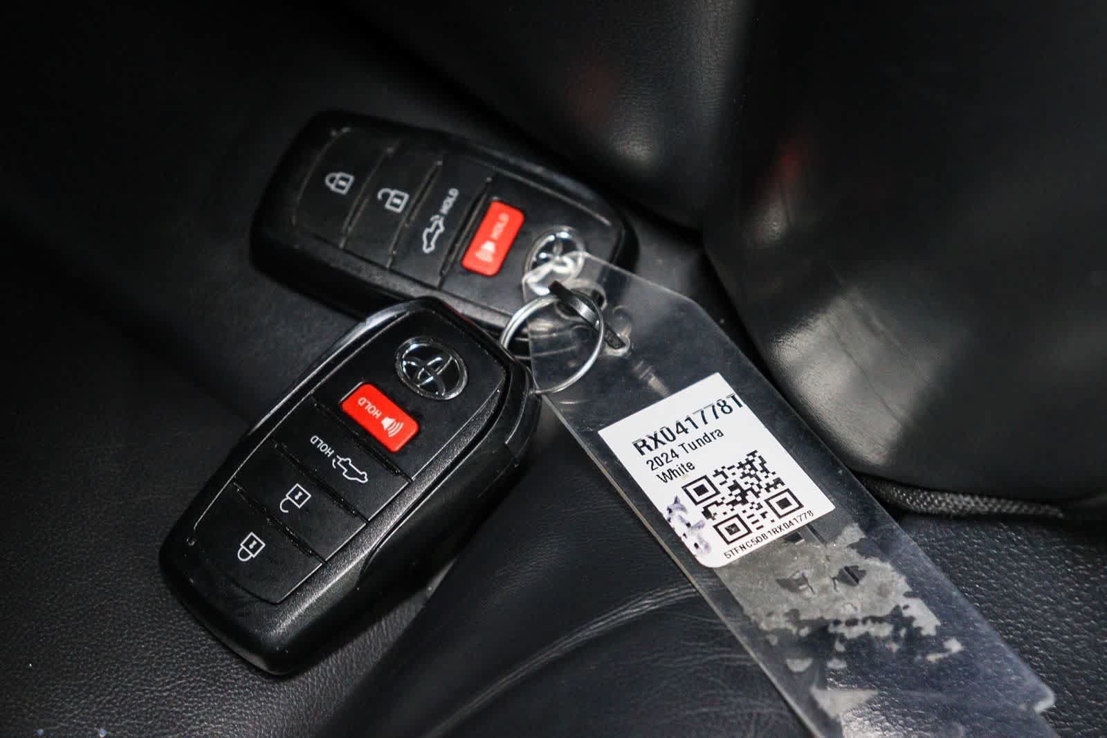 Used 2024 Toyota Tundra Platinum AWD/4WD image 43