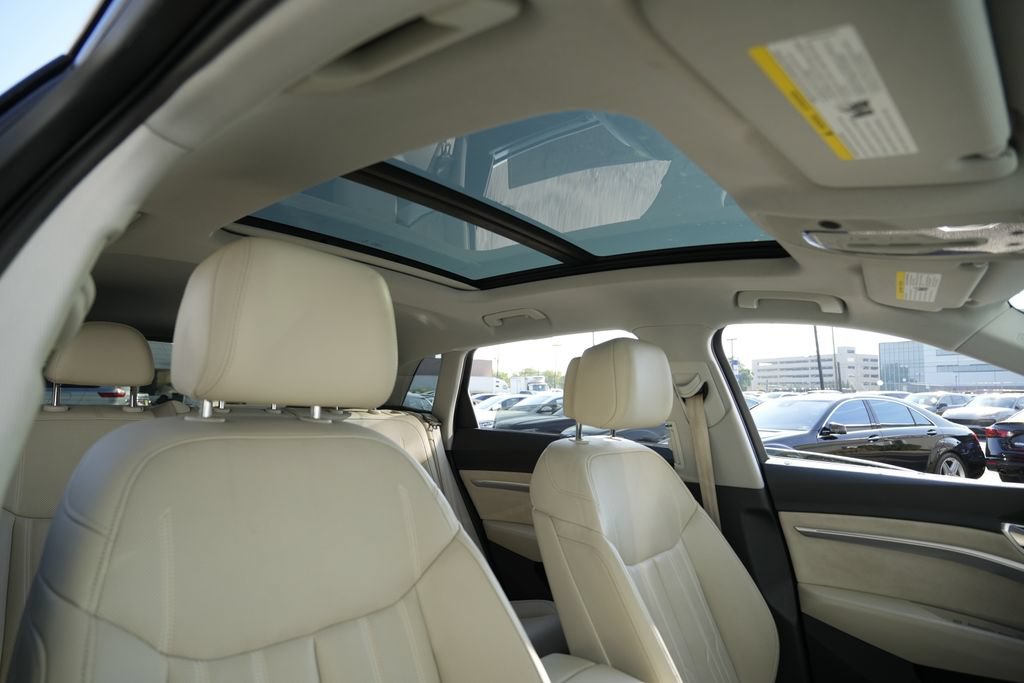 Used 2019 Audi e-tron Prestige AWD/4WD image 36