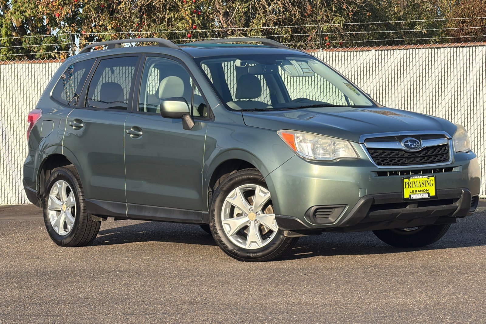 Used 2015 Subaru Forester 2.5i Premium AWD/4WD image 2