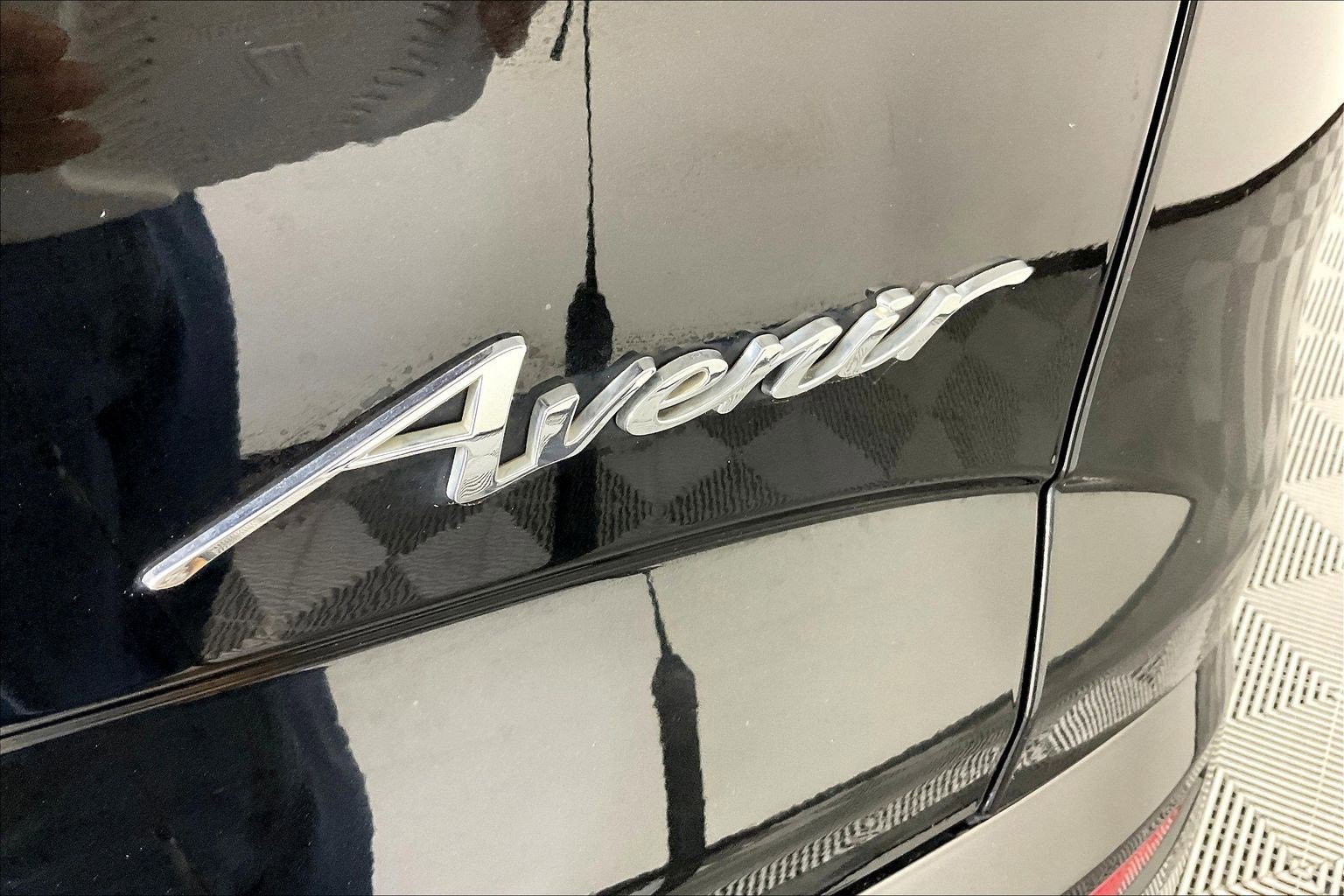 Used 2023 Buick Enclave Avenir image 38