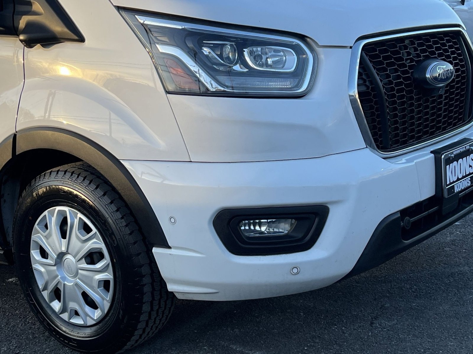 Used 2023 Ford Transit 350 XLT image 30