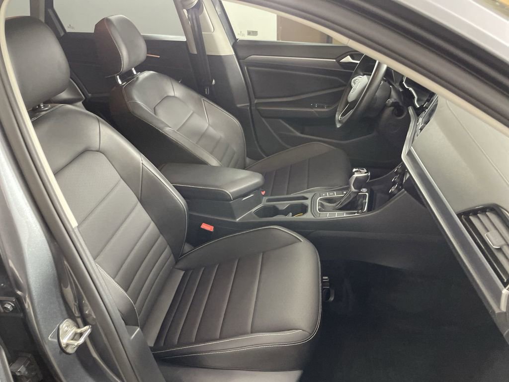 Used 2024 Volkswagen Jetta SE w/ Panoramic Sunroof Package FWD image 27