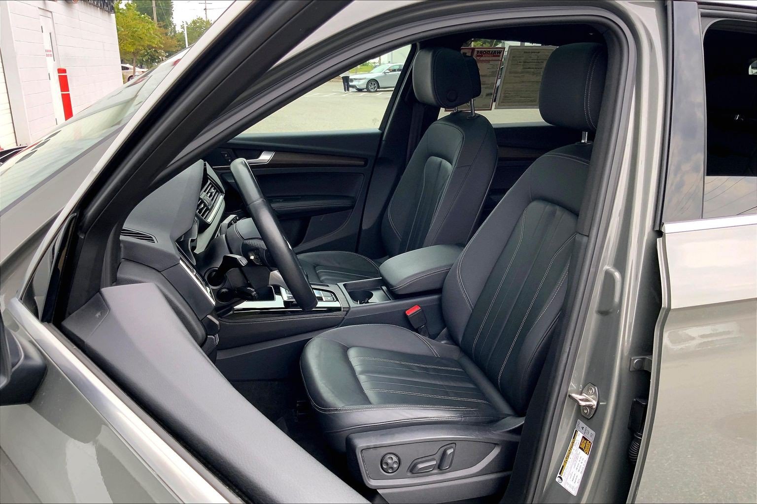 Used 2023 Audi Q5 2.0T Premium Plus w/ Premium Plus Package AWD/4WD image 30