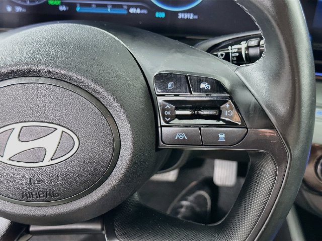 Used 2025 Hyundai Elantra Limited FWD image 25