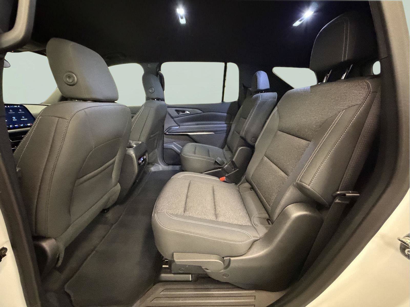Used 2025 Chevrolet Traverse LT AWD/4WD image 26