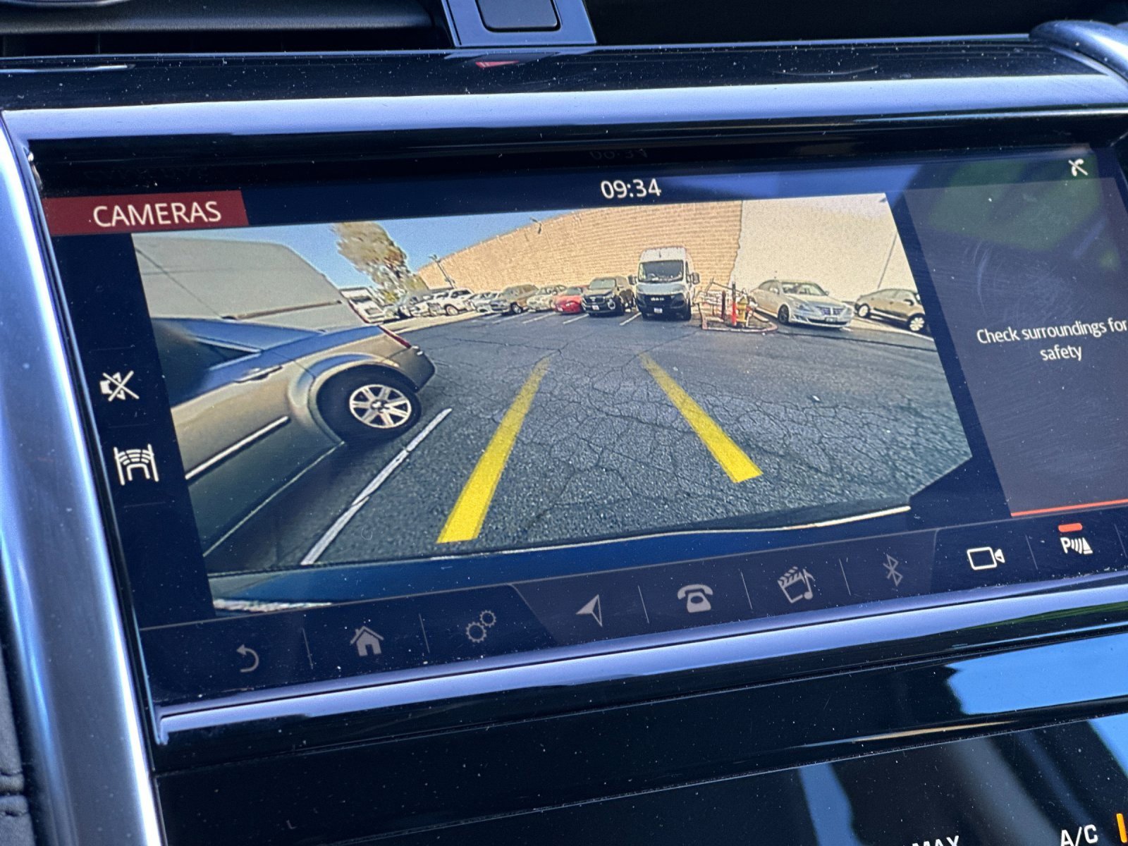 Used 2020 Land Rover Discovery Sport S image 20