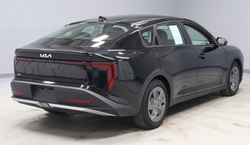 Used 2025 Kia K4 LX image 11