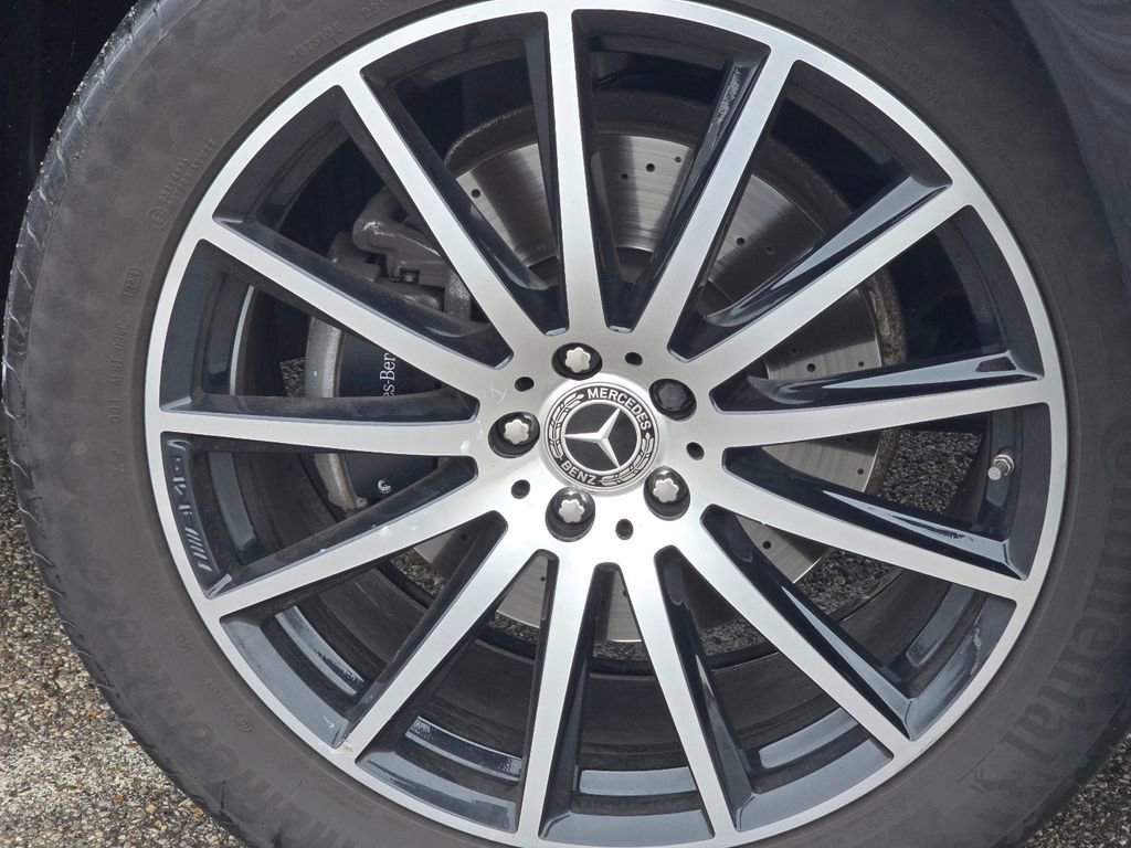 Used 2024 Mercedes-Benz GLS 580 4MATIC image 10