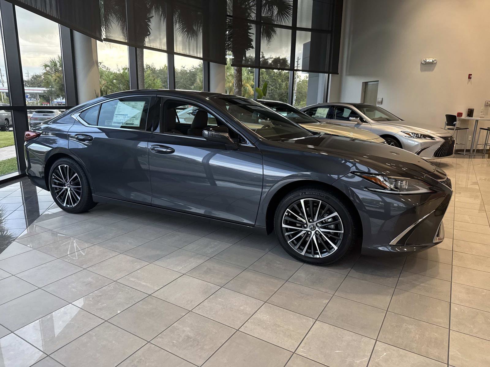 New 2025 Lexus ES 350 w/ Premium Package