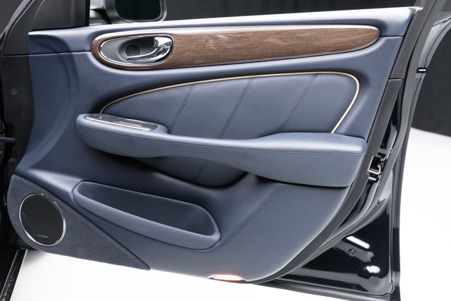 Used 2009 Jaguar XJ Vanden Plas Super V8 Portfolio image 53