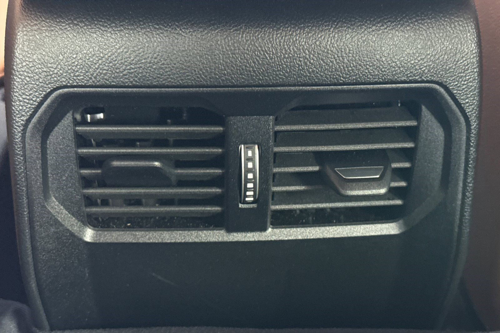 Used 2025 BMW 430i Coupe w/ Convenience Package image 16