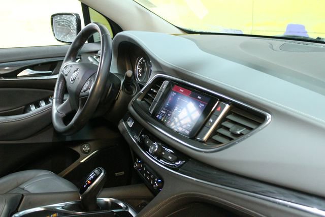 Used 2021 Buick Enclave Essence image 10