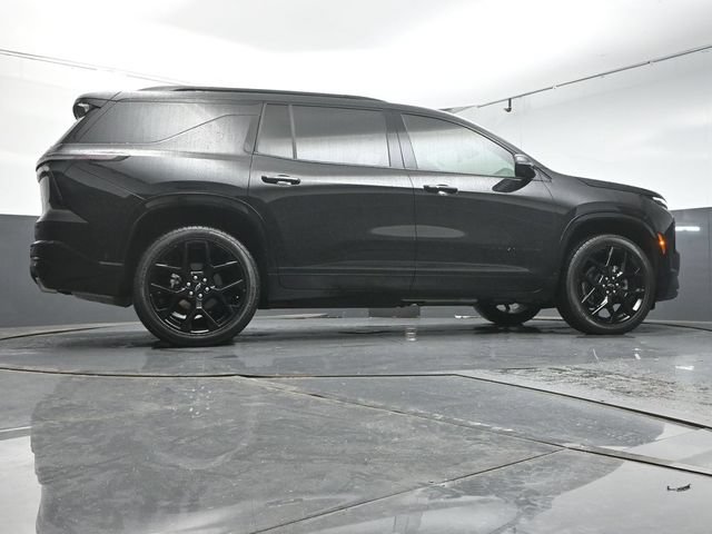 Used 2026 Chevrolet Traverse RS FWD image 40