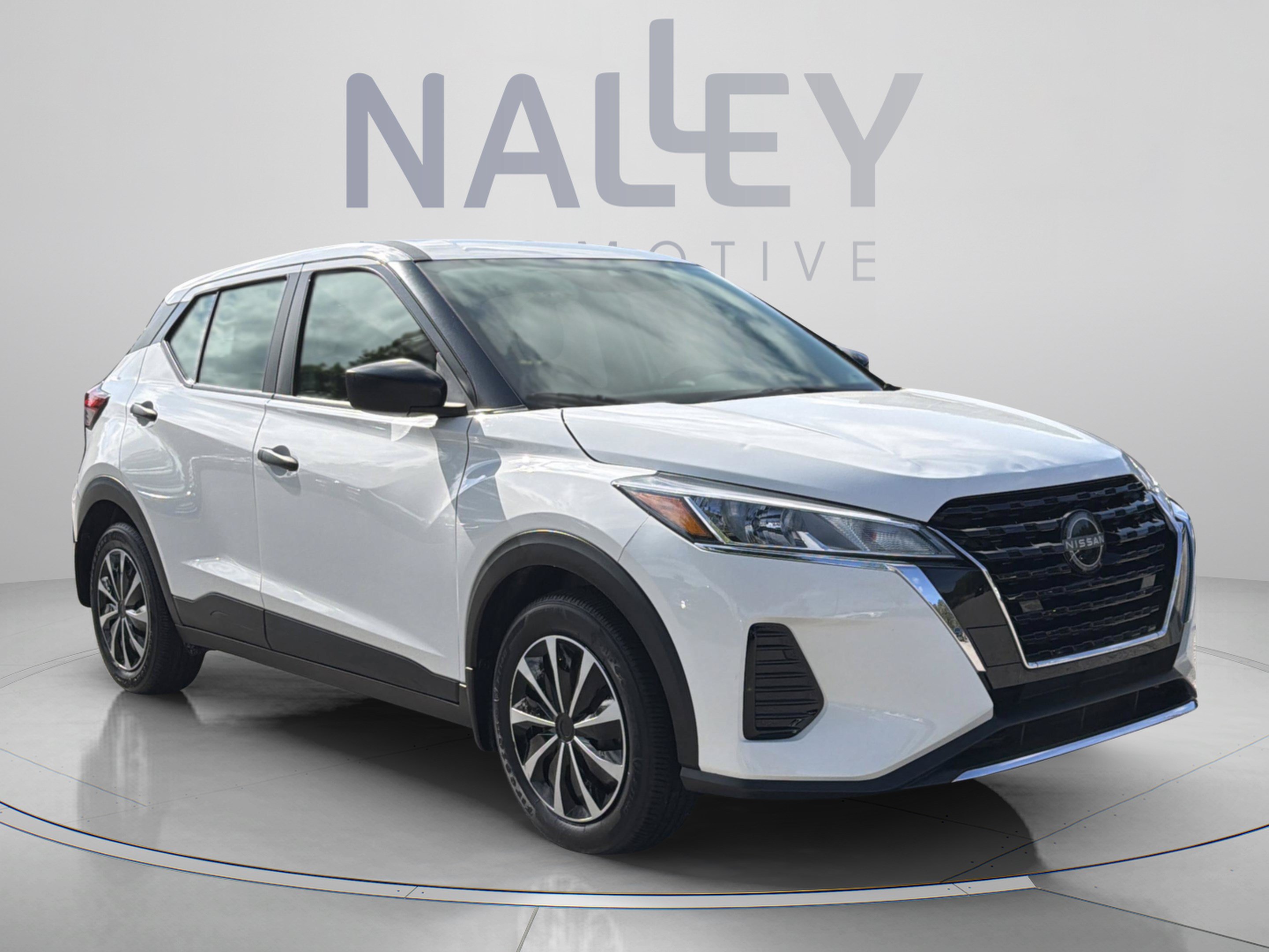 Used 2022 Nissan Kicks S FWD image 7