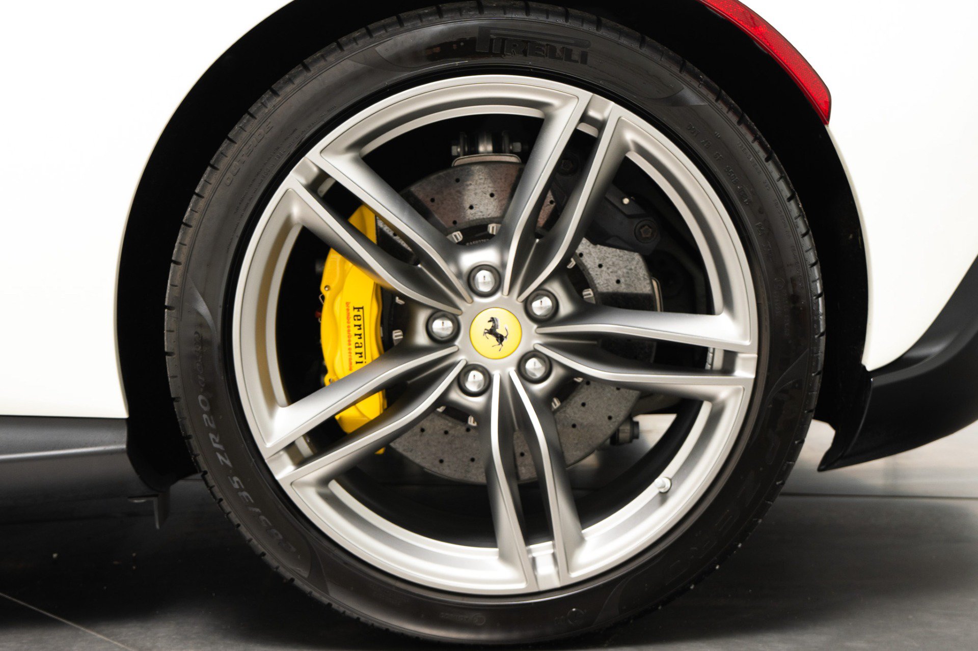 Used 2022 Ferrari Roma RWD image 11
