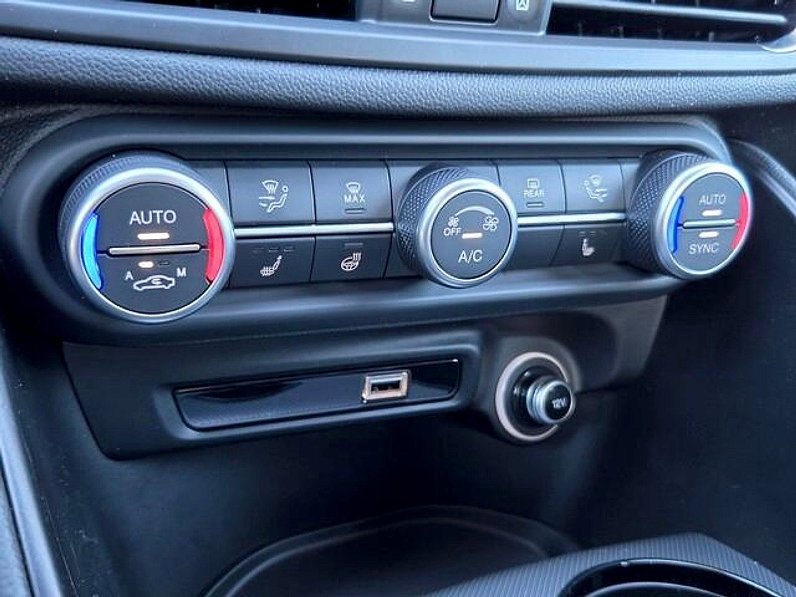 New 2026 Alfa Romeo Giulia w/ Driving Assist Package RWD image 9