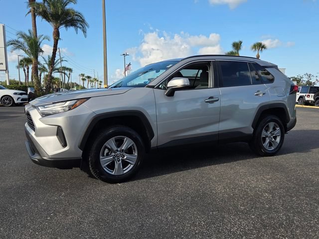 Used 2022 Toyota RAV4 XLE w/ Convenience Package FWD image 3