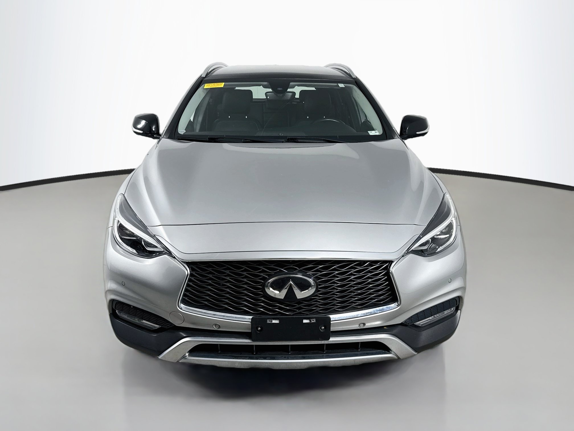 Used 2018 INFINITI QX30 AWD image 2