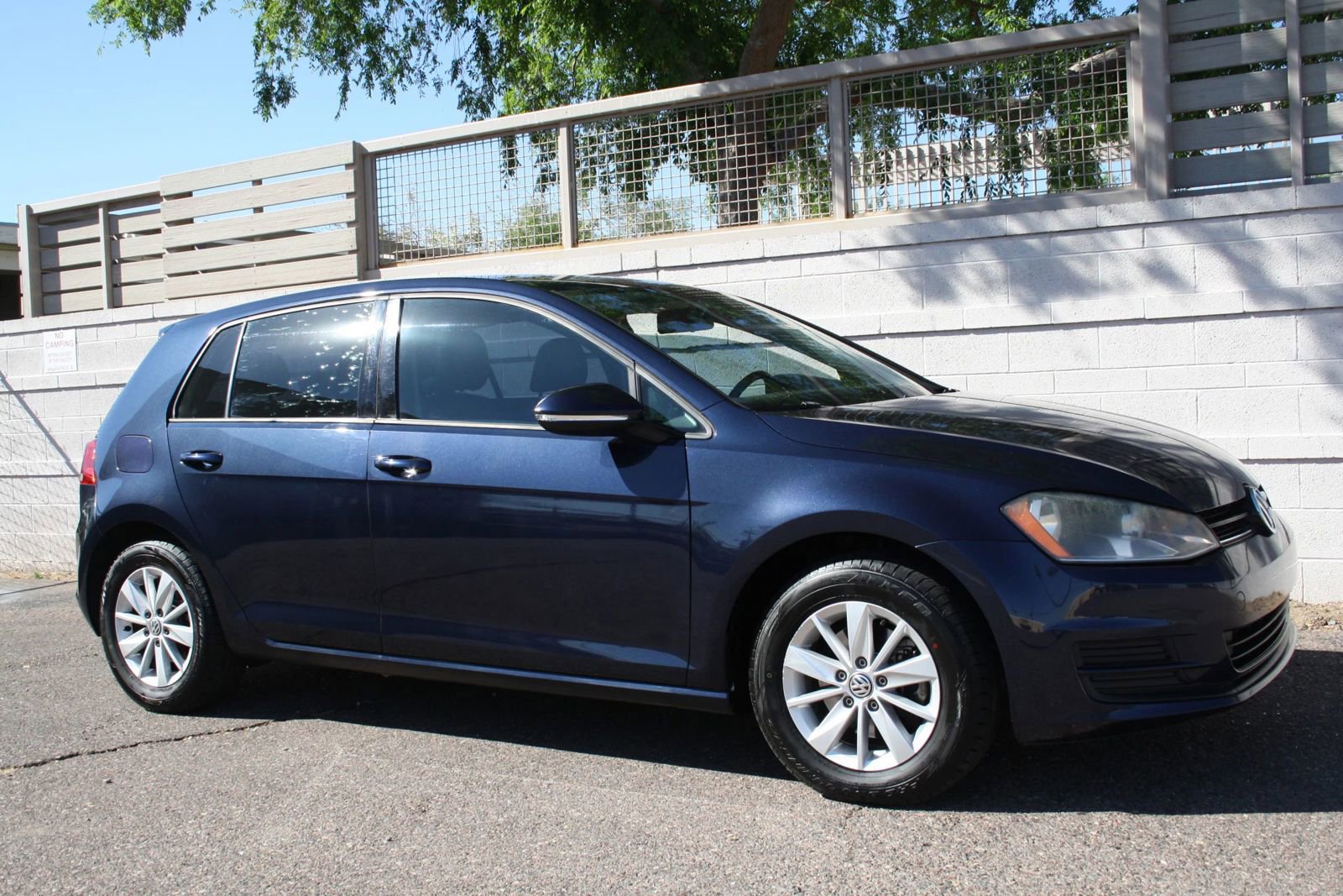 Used 2015 Volkswagen Golf S image 4