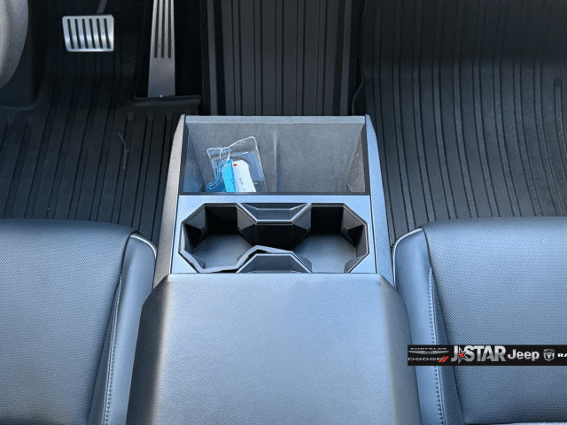 Used 2024 Tesla Cybertruck AWD Crew Cab image 16