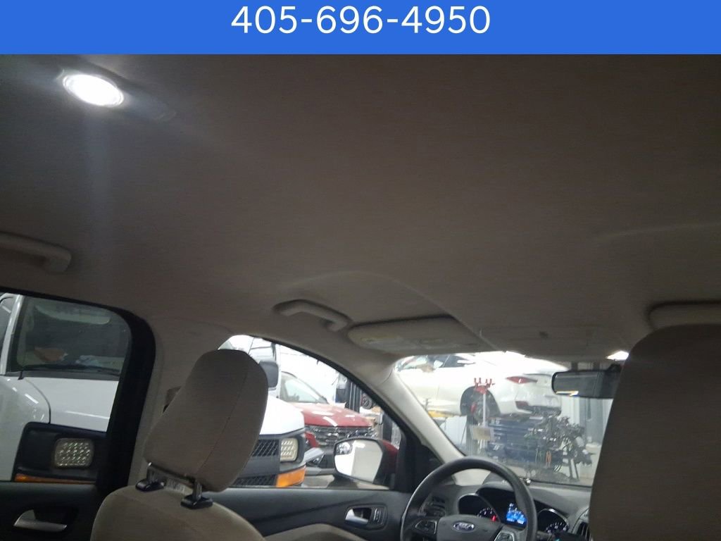 Used 2018 Ford Escape SE image 16