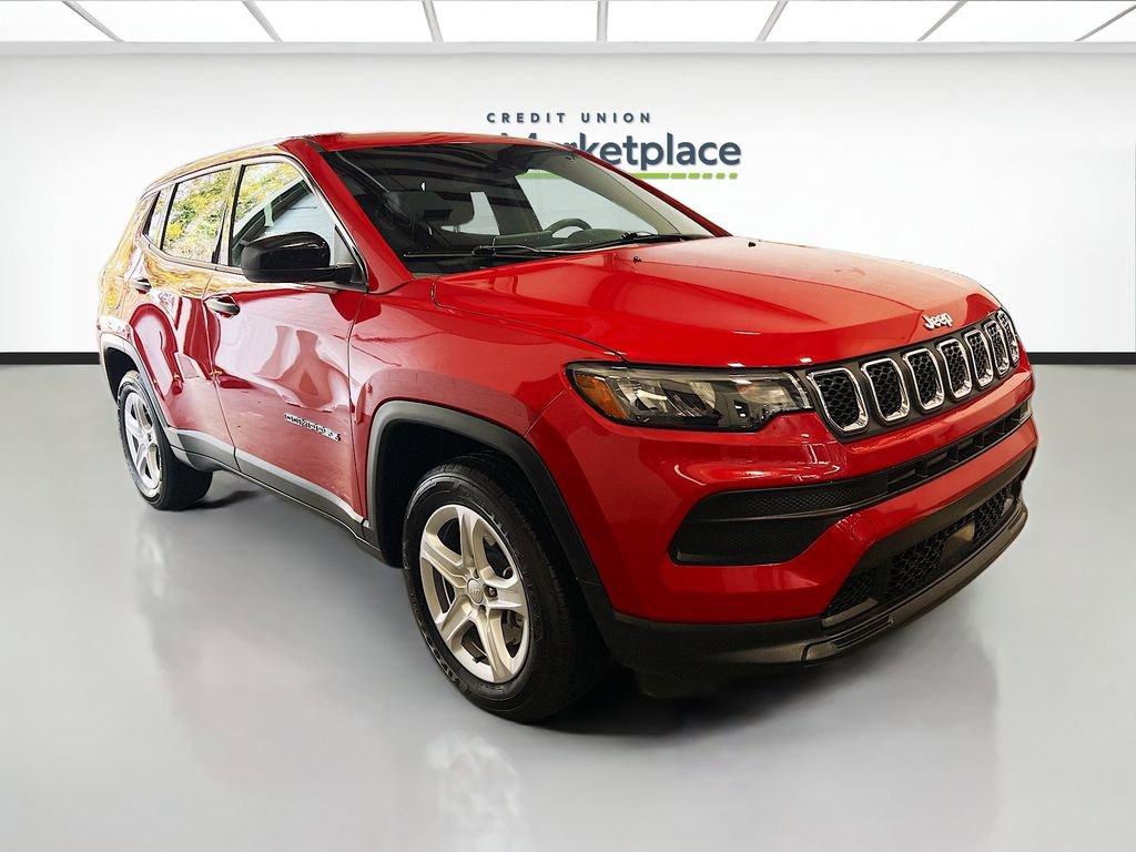 Used 2023 Jeep Compass Sport image 1