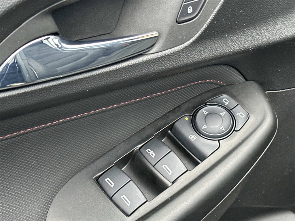 Used 2022 Chevrolet TrailBlazer RS w/ Sun and Liftgate Package image 17